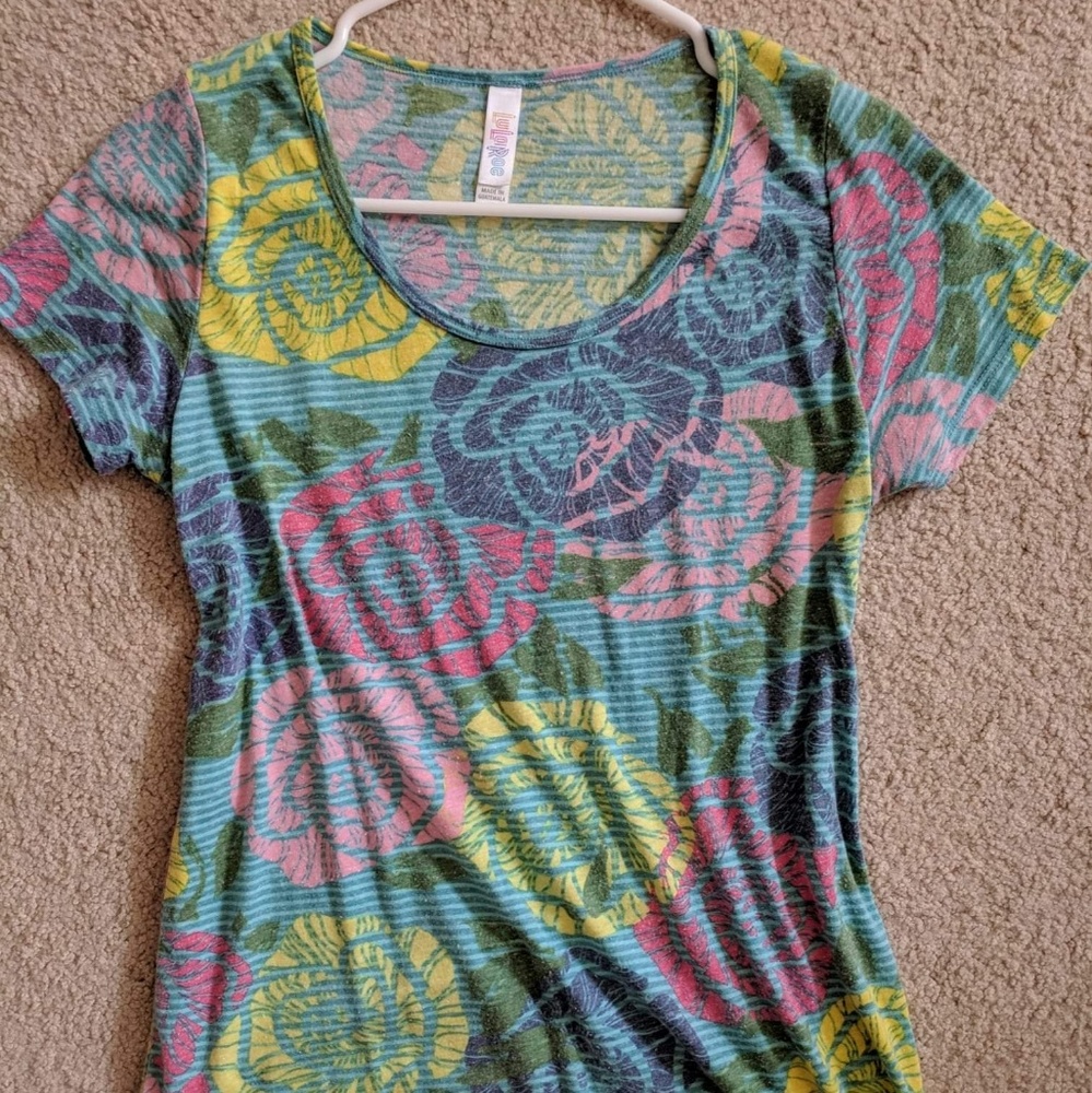 Lularoe Classic Tee